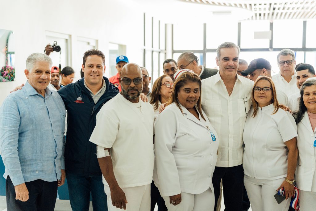 Presidente Abinader Y Ministro Bonilla Inauguran Moderno Hospital